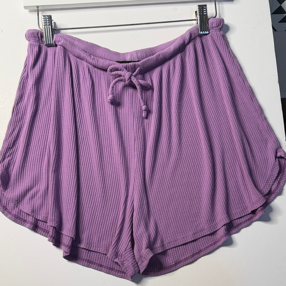 Liz & Sara Ribbed Knit short set - Picture 2 of 9